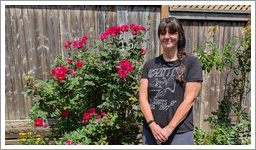 photo of flower garden links to photo gallery