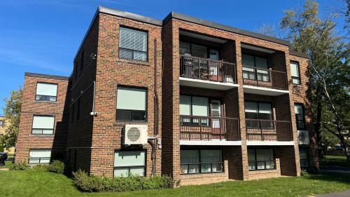 25 Hotspur Road, Toronto