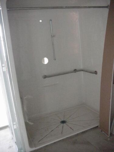 169-AccessibleShower-12-24-04