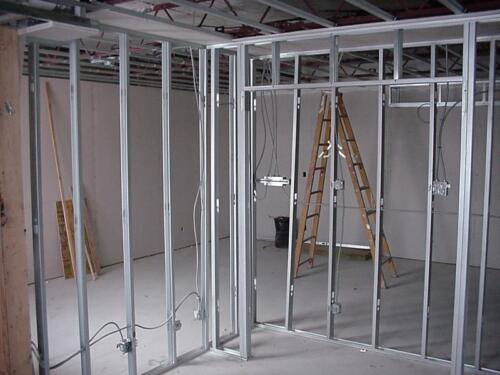 170A-BedroomWallFrames-12-24-04